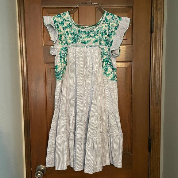 Source Unknown Dresses & Skirts - Size Medium embroidered Mexican Oaxaca dress